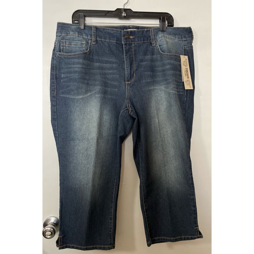 NEW Ladies Vintage America Capris Size 16W